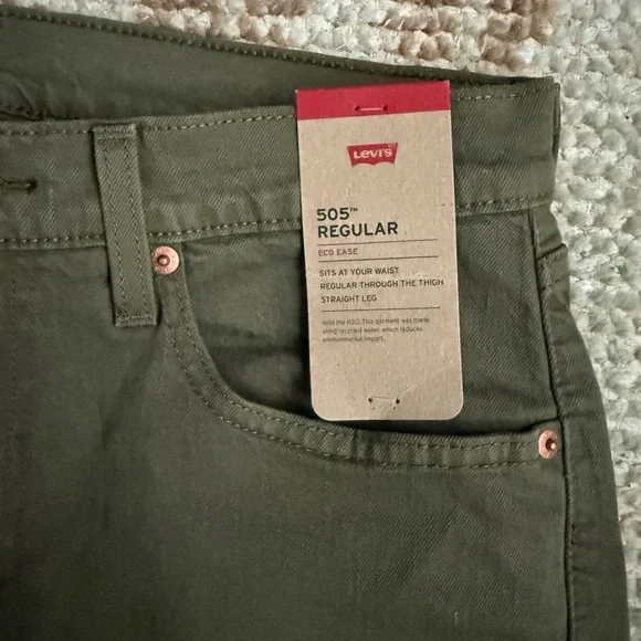NWT: Men’s Green Levi Jeans - Picture 2 of 4